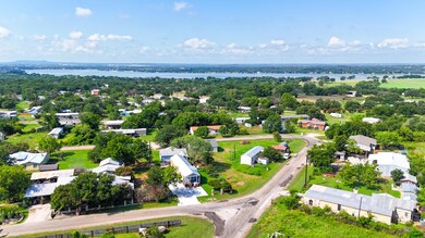 218 Blue Bird Ct, Granbury, TX 76049 - photo 2