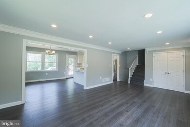 21441 Potomac View Rd, Sterling, VA 20164 - photo 4