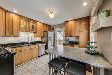 952 S Spring Rd, Elmhurst, IL 60126 - photo 7