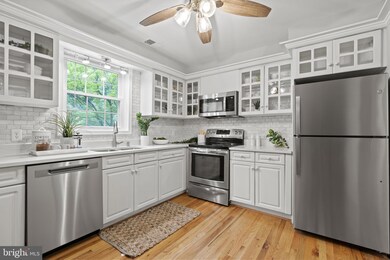 3867 Chain Bridge Rd, Fairfax, VA 22030 - photo 4