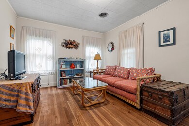 331 W Hackberry St, Fredericksburg, TX 78624 - photo 7