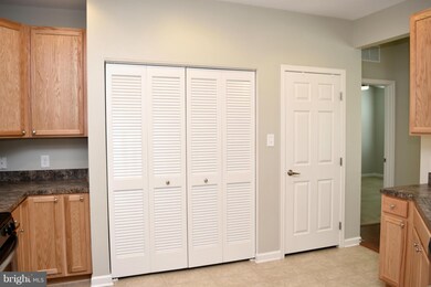 7559 Stoney Run Dr unit 102, Hanover, MD 21076 - photo 5