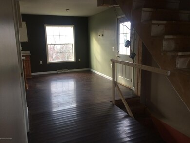 1010 Claire Dr, Taylor, PA 18517 - photo 4