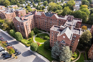 174 Garth Rd unit TS, Scarsdale, NY 10583 - photo 2