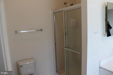 21114 Camomile Ct, Germantown, MD 20876 - photo 2