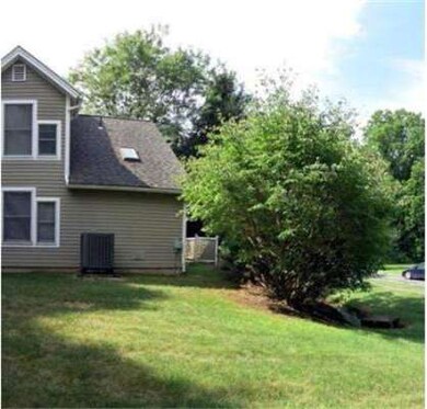 8 Amity Place, Amherst, MA 01002 - photo 6