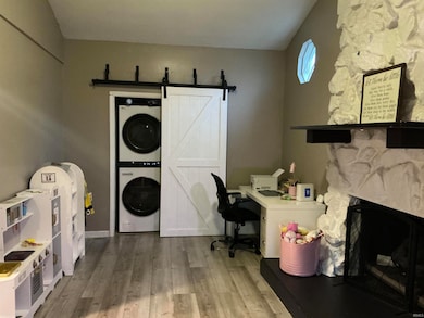 307 W Mill Rd, Evansville, IN 47710 - photo 5