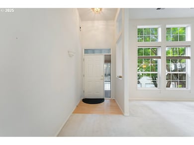 Living Room/Entrance