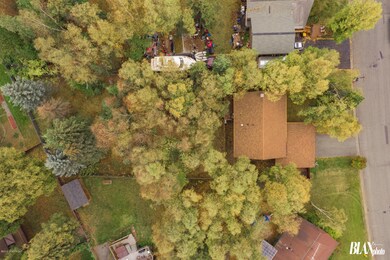 Top Aerial, Huge Yard!