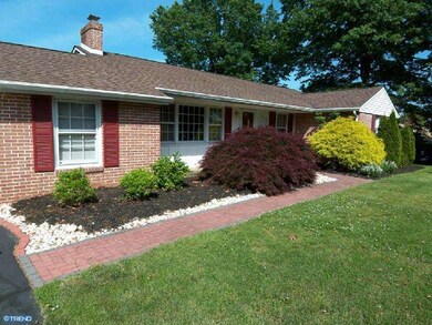 907 Diamond St, Sellersville, PA 18960 - photo 2