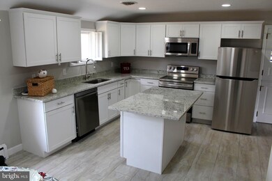 11926 Wesley Dr, Hagerstown, MD 21742 - photo 5