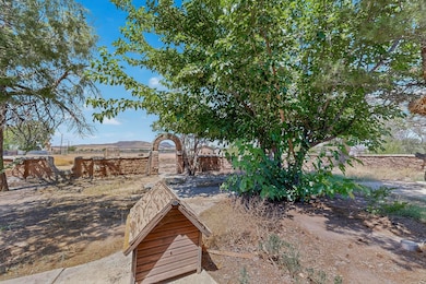 1604 Juan Perea Rd, Los Lunas, NM 87031 - photo 4
