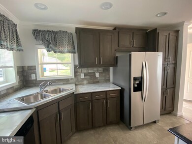 175 Wooded Dr, Doylestown, PA 18901 - photo 4