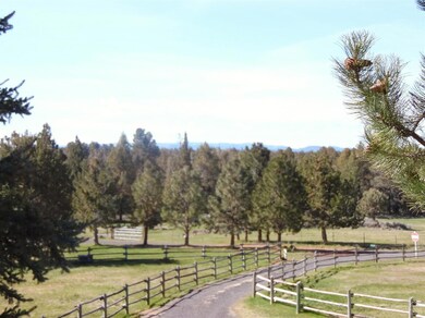 23270 Cindy Ct, Bend, OR 97701 - photo 3