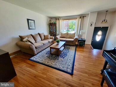 4215 Lyman Dr, Philadelphia, PA 19114 - photo 5