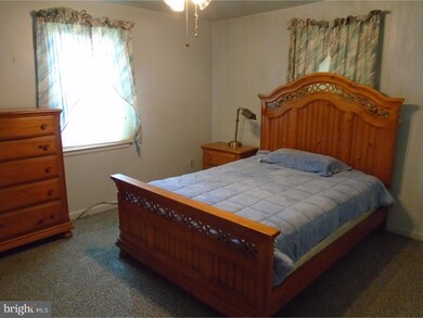 16 Golf Rd, Darby, PA 19023 - photo 7