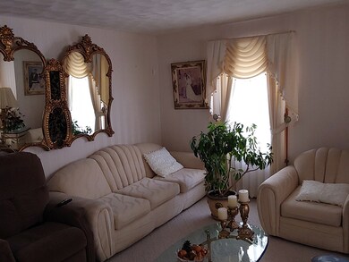 91 Thomas St, Fall River, MA 02723 - photo 2