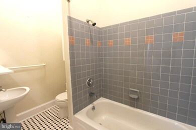 100 E Price St unit 3D, Philadelphia, PA 19144 - photo 5