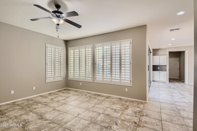 5-524447614-07 Living Room