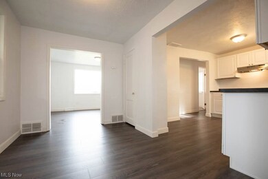 2310 Rockefeller Rd, Wickliffe, OH 44092 - photo 5