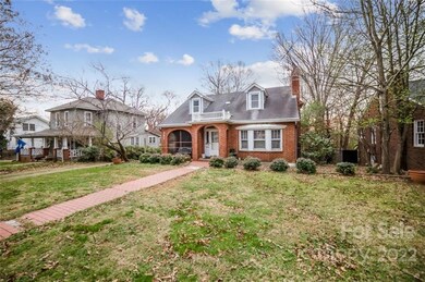 702 Davie Ave, Statesville, NC 28677 - photo 2