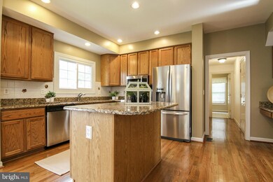 16074 Olmstead Ln, Woodbridge, VA 22191 - photo 7