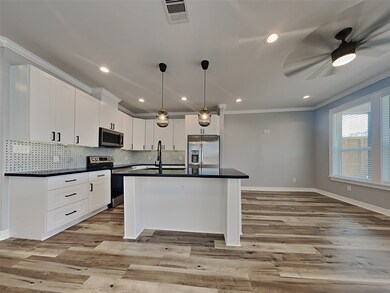 1024 Melneeka Ln, Houston, TX 77091 - photo 3