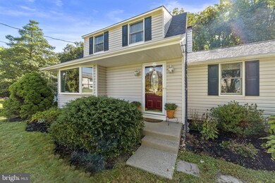 318 E Summit Ave, Telford, PA 18969 - photo 2