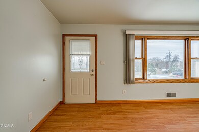 932SummitBlvd12522_00020