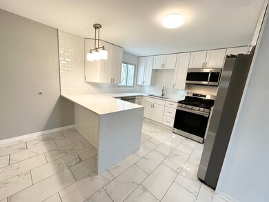 18140 Mary Ann Ln, Country Club Hills, IL 60478 - photo 3