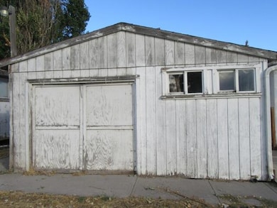 357 Division St, Klamath Falls, OR 97601 - photo 2