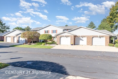 2 Wilshire Dr unit A4, Frankenmuth, MI 48734 - photo 2