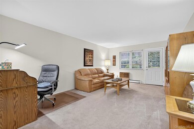 6 Anchorage Ln unit 5A, Oyster Bay, NY 11771 - photo 4