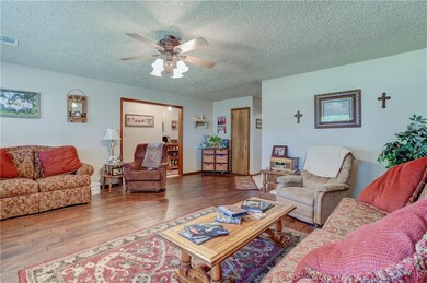 3512 W 7th St, Elk City, OK 73644 - photo 7