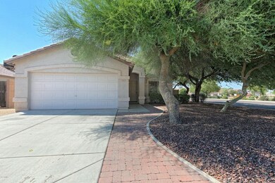 8567WCarolAve002