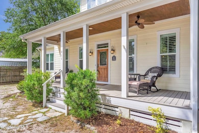 311 College St, Southport, NC 28461 - photo 3