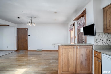 3812 N Thornwood Ave, Davenport, IA 52806 - photo 6