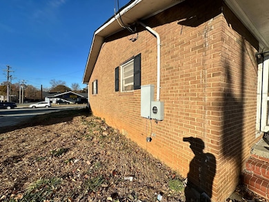 2920 Beatties Ford Rd, Charlotte, NC 28216 - photo 3