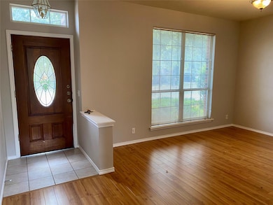 Sitting room/dining room/ flex room