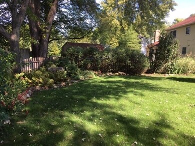 1811 Fairoak Rd, Naperville, IL 60565 - photo 3