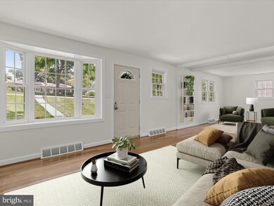 149 Longview Dr, Catonsville, MD 21228 - photo 4