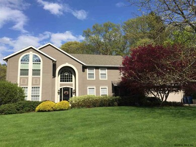 25 Pinecrest Dr, Schenectady, NY 12309 - photo 2