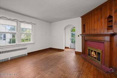 5 - Living Room