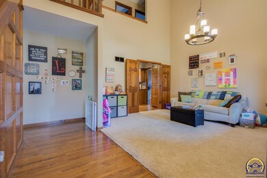 3838 SW Cambridge Ct, Topeka, KS 66610 - photo 6