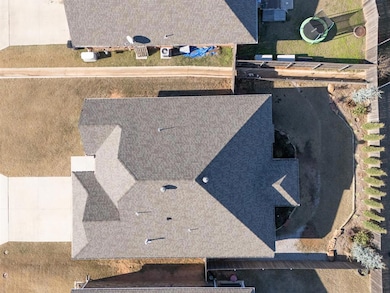 2227 Whispering Pine Blvd, Shawnee, OK 74804 - photo 5