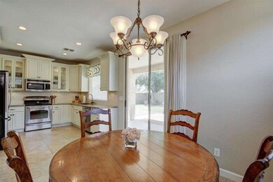 Dining Area (5)