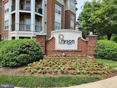 12949 Centre Park Cir unit 202, Herndon, VA 20171 - photo 2