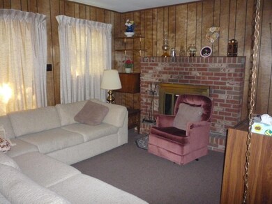 6322 Ventnor Dr, Tobyhanna, PA 18466 - photo 4