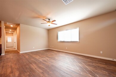 9897 Grosbeak Ln, the Woodlands, TX 77354 - photo 5