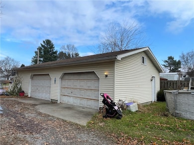 136 S Mercer St, Greenville, PA 16125 - photo 4